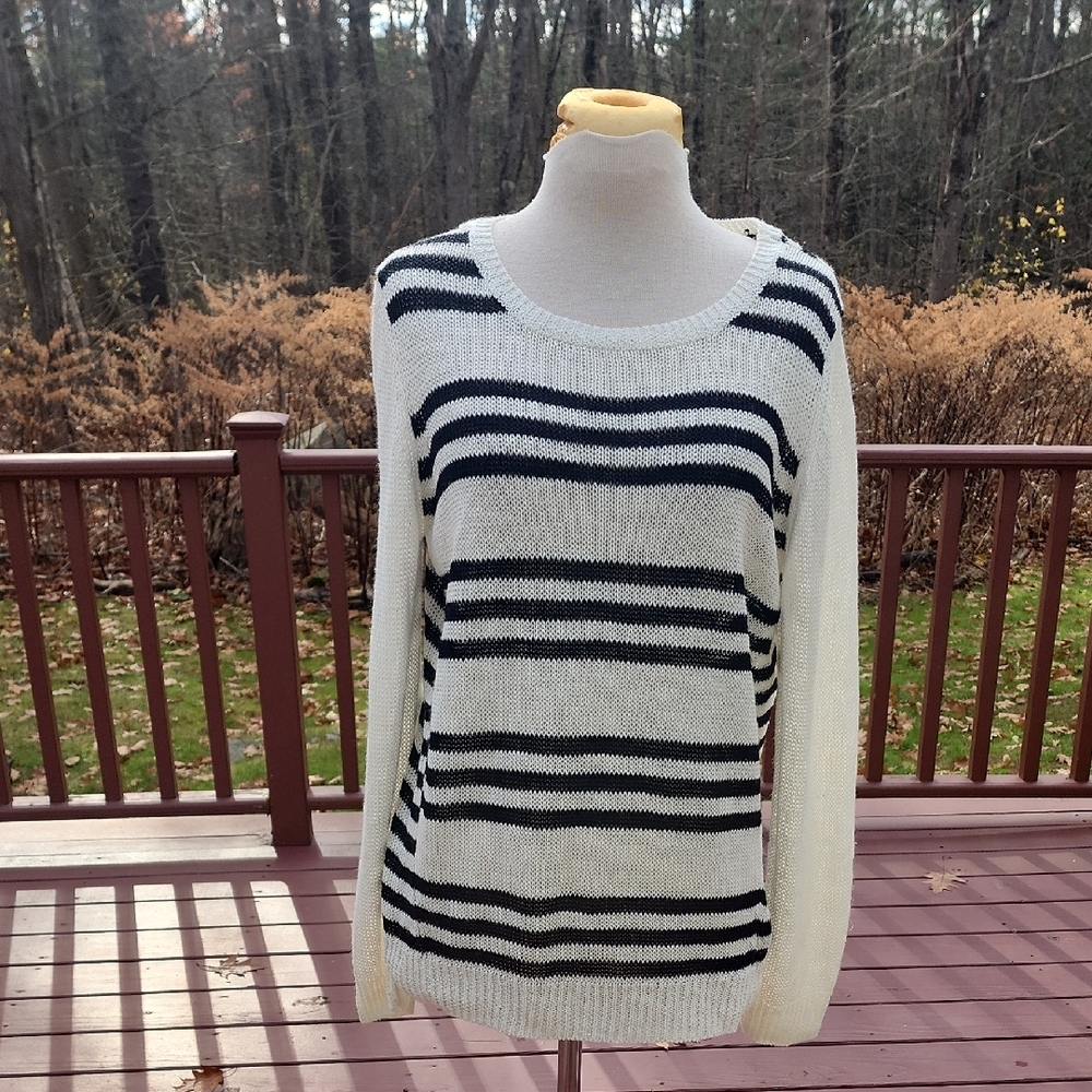 360 large Striped Black and White Women's linen blend knit Sweater.